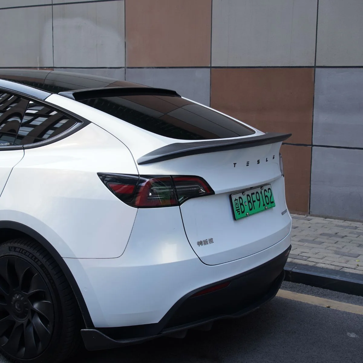 TESERY Model Y / 3 Spoiler V-Style - Carbon Fiber Exterior Mods - Image 3